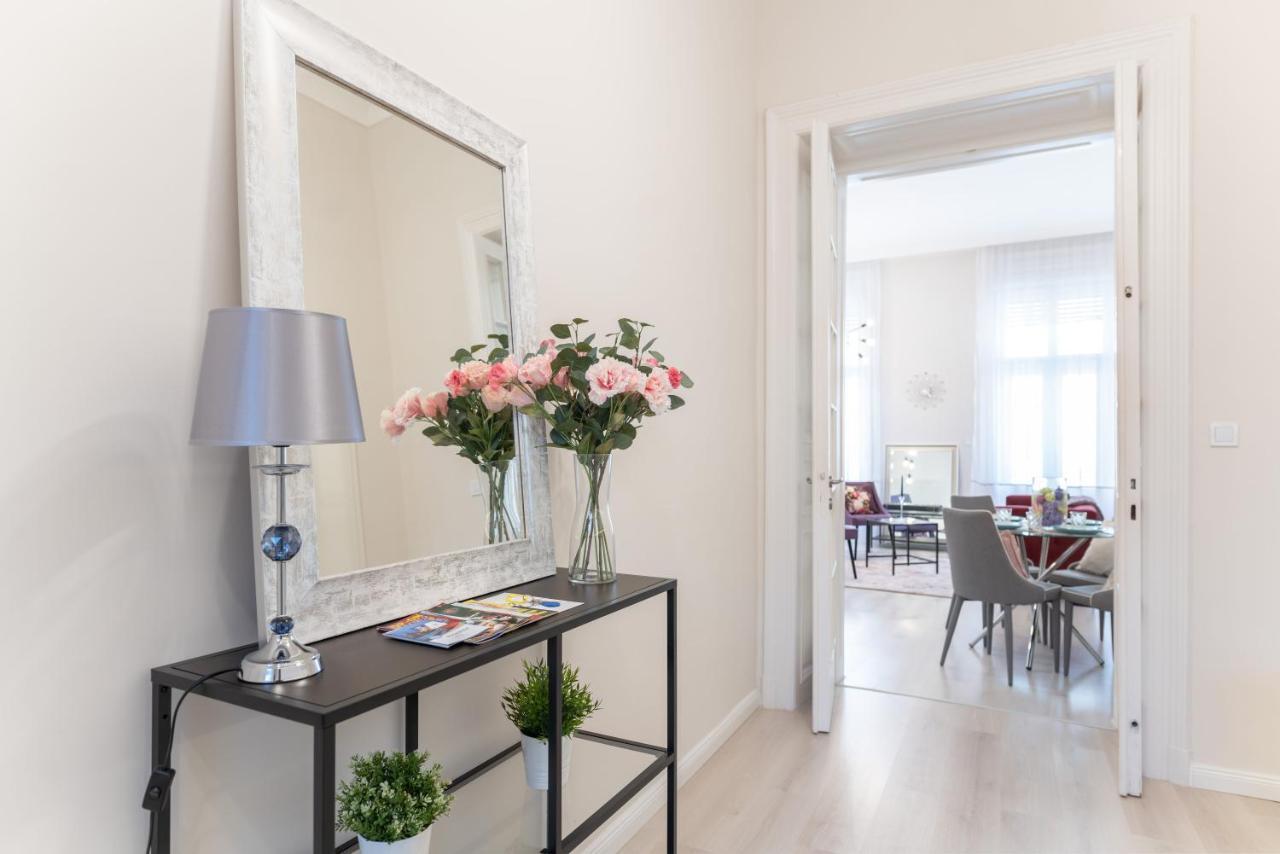 Milano Design Apartment City Center With Ac Budapest Luaran gambar